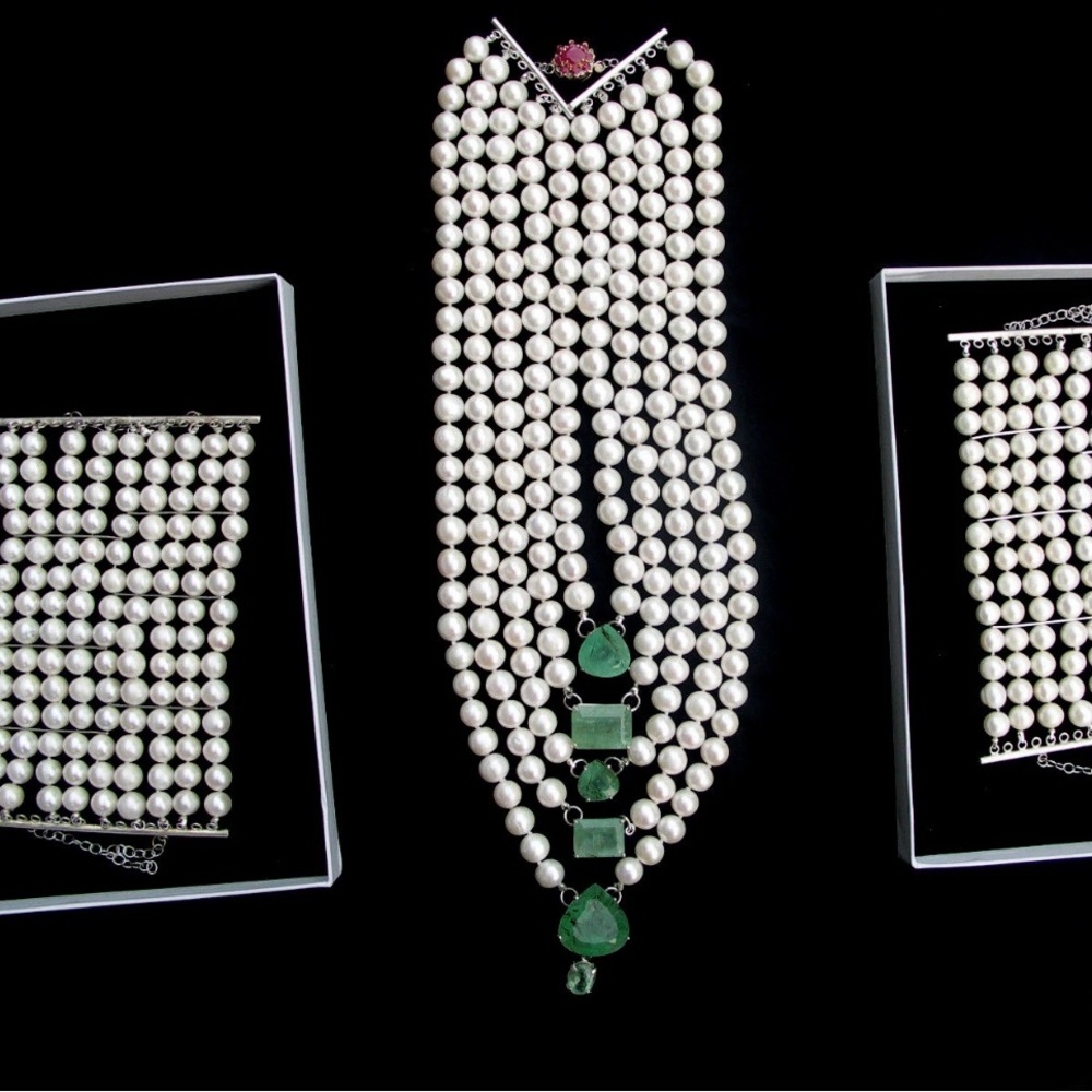 New Huge 14k gold 5 strand 10mm cultured pearl & 101.76 carat  Emerald bracelet - Picture 2 of 12